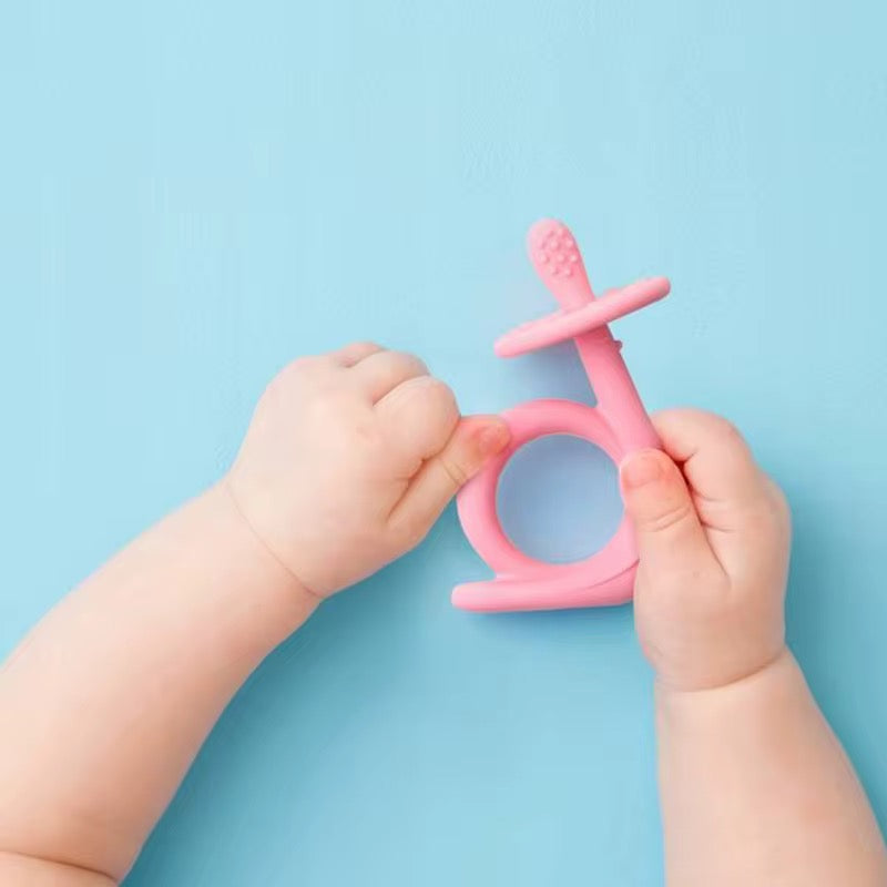 BABY HOLDING TEETHER