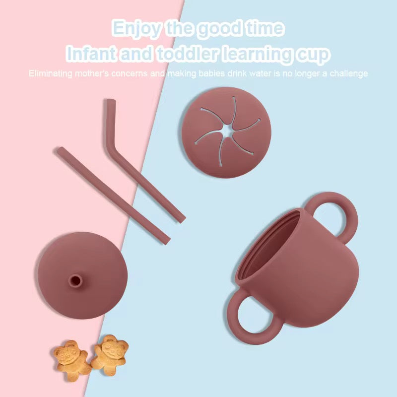 SILICONE CUP WITH STRAWS